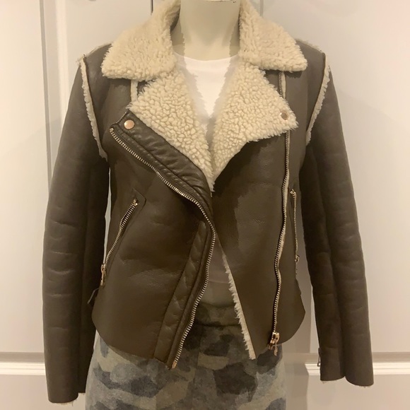 Faux Leather/Sherpa Moto jacket - Picture 2 of 9